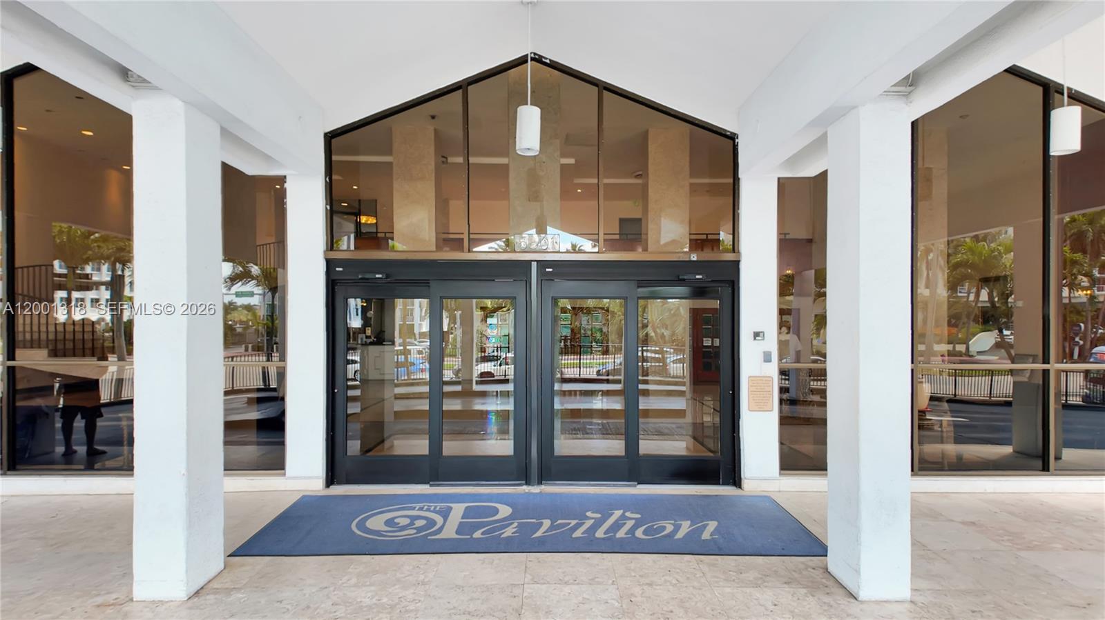 5601 Collins Ave #711 Miami Beach, FL 33140
