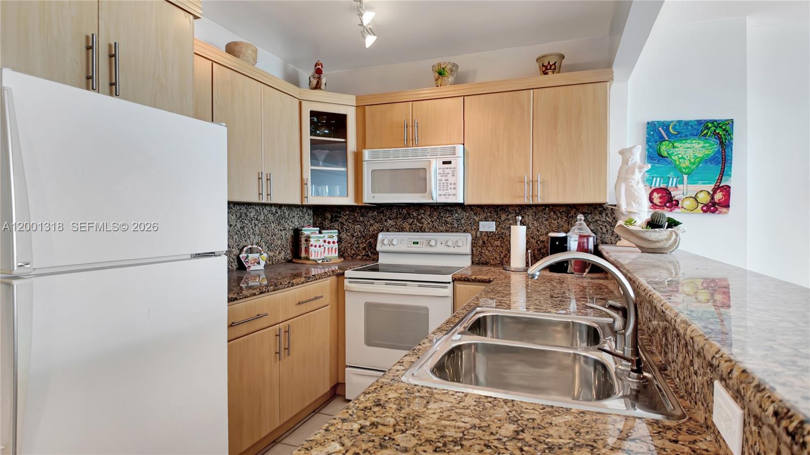 5601 Collins Ave #711 Miami Beach, FL 33140