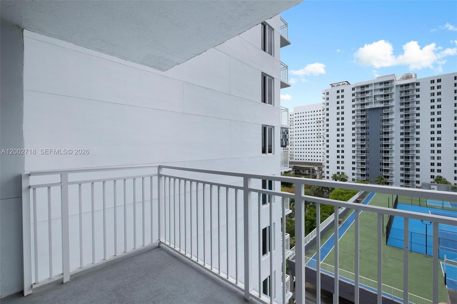 image Madison Downtown Condo9
