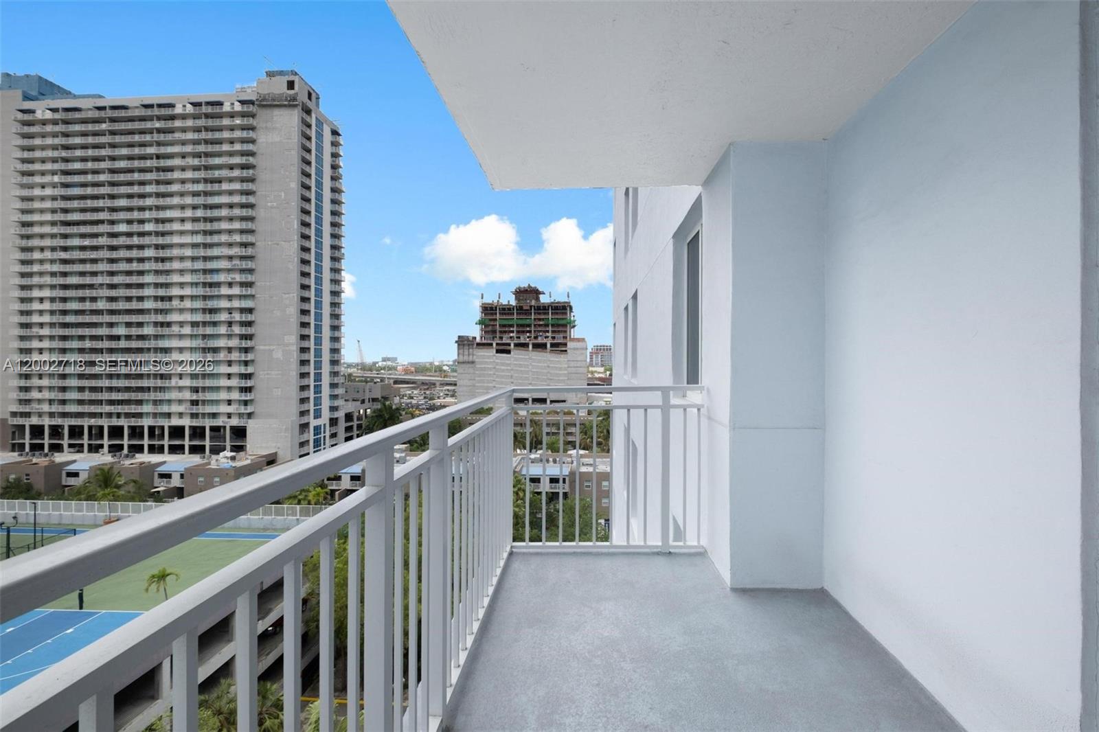 image Madison Downtown Condo10