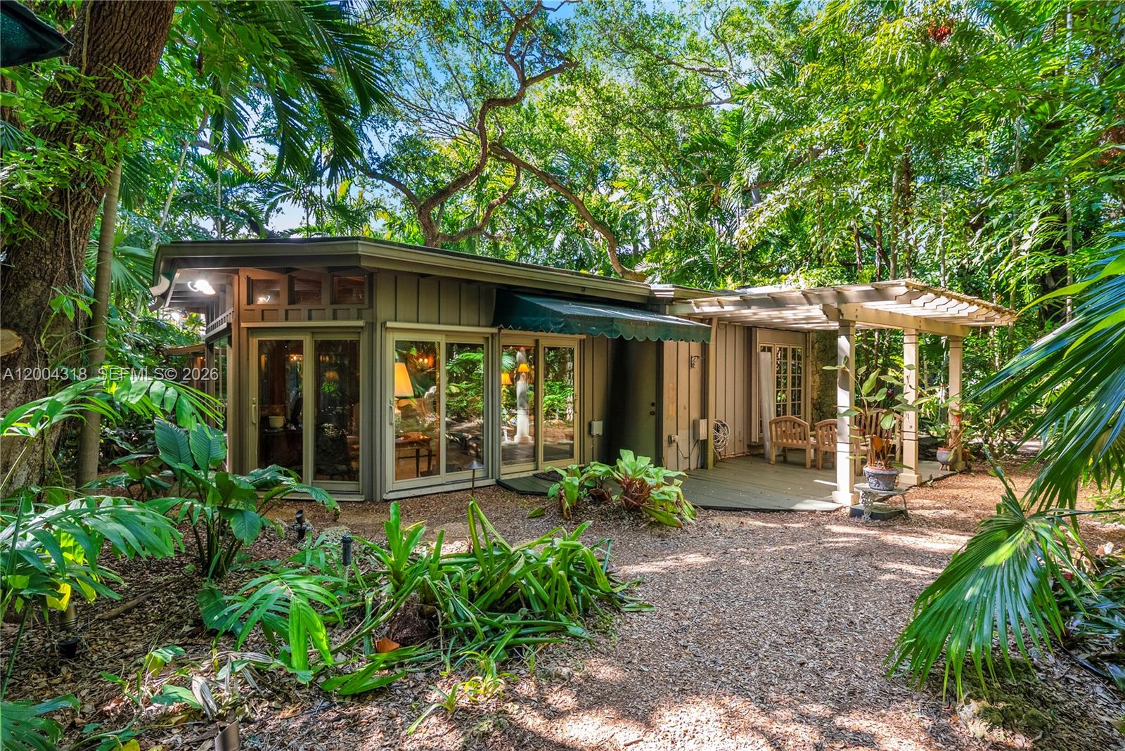 3584 Saint Gaudens Rd Miami, FL 33133