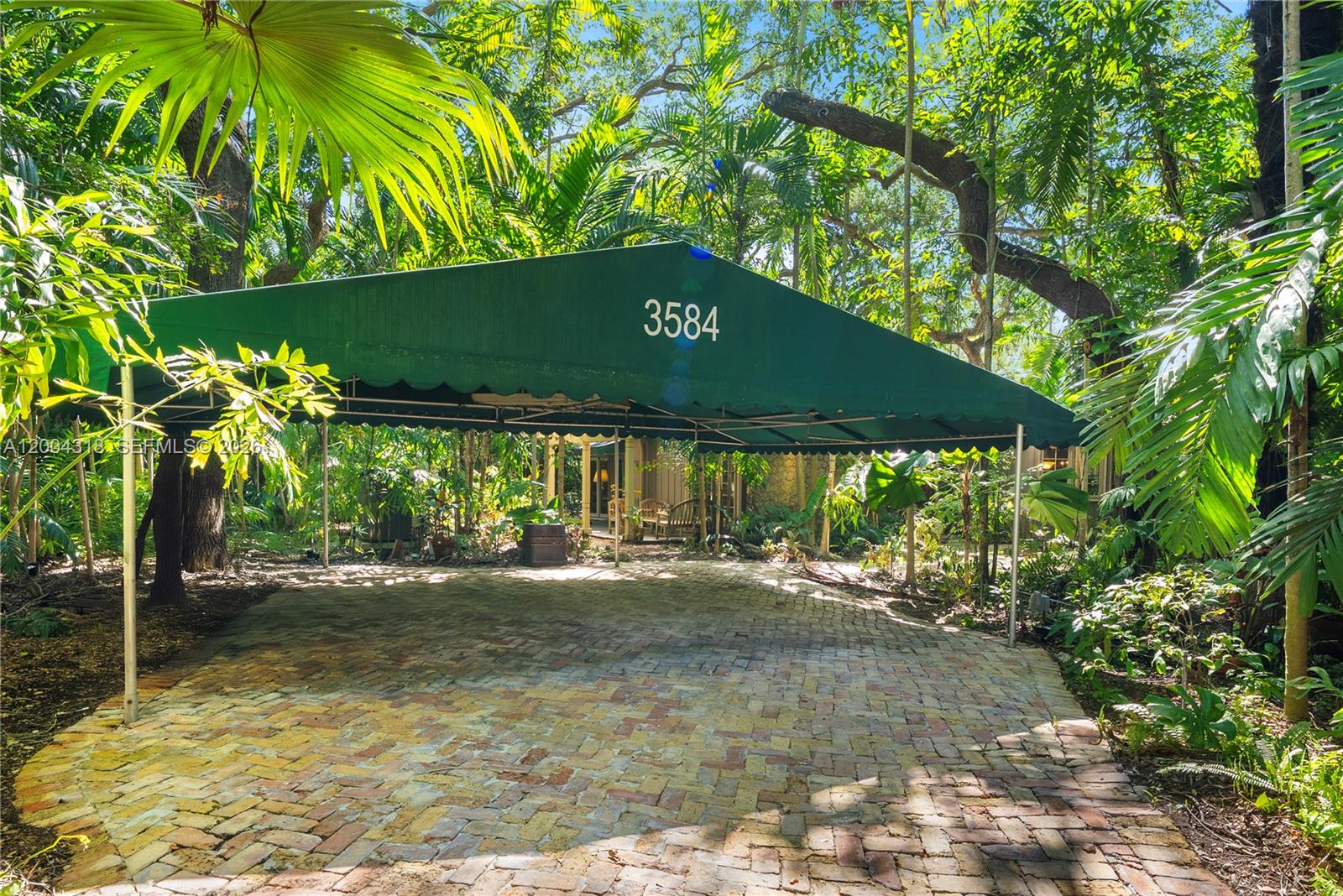 3584 Saint Gaudens Rd Miami, FL 33133