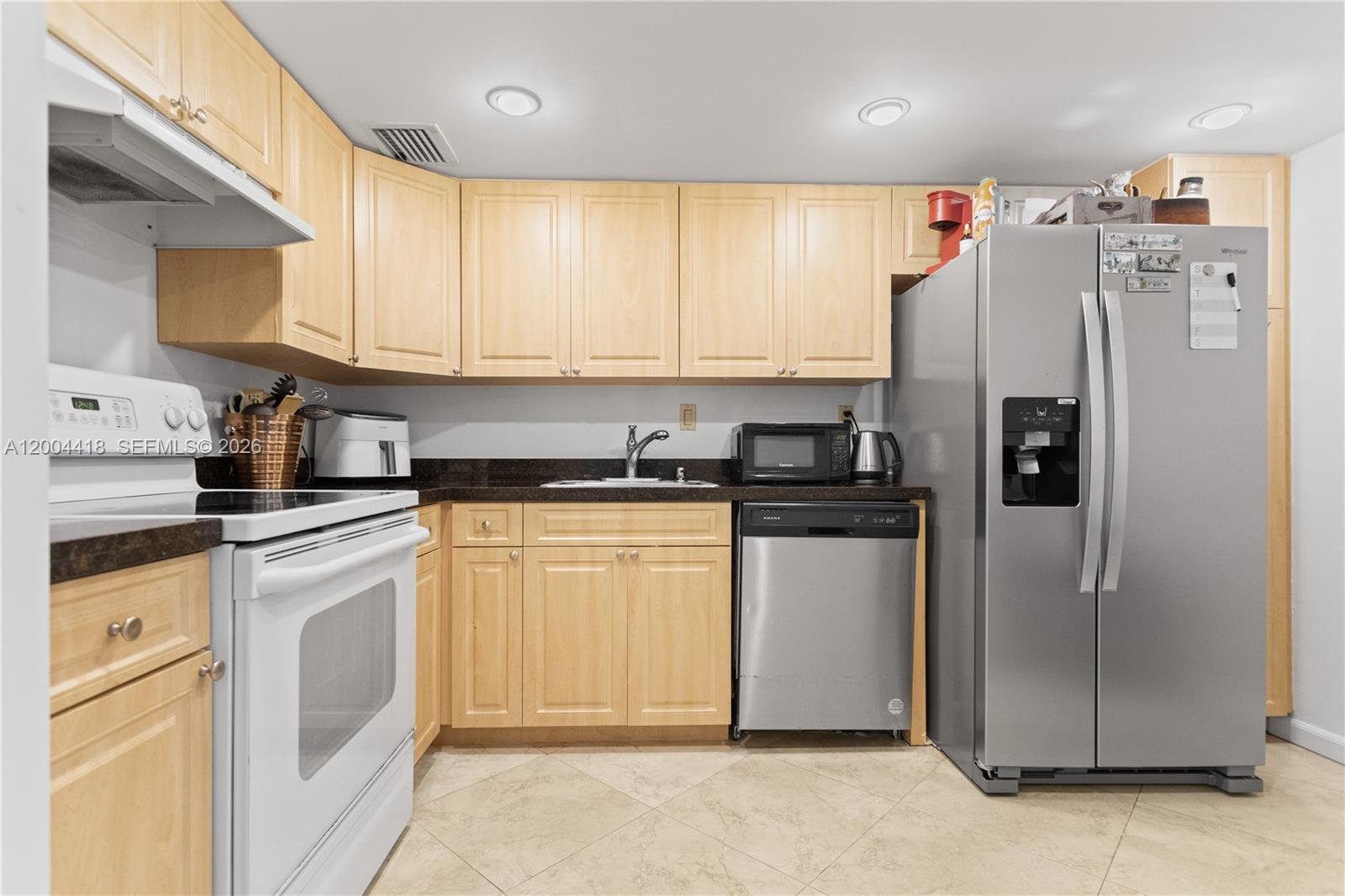 image Arlen House East10