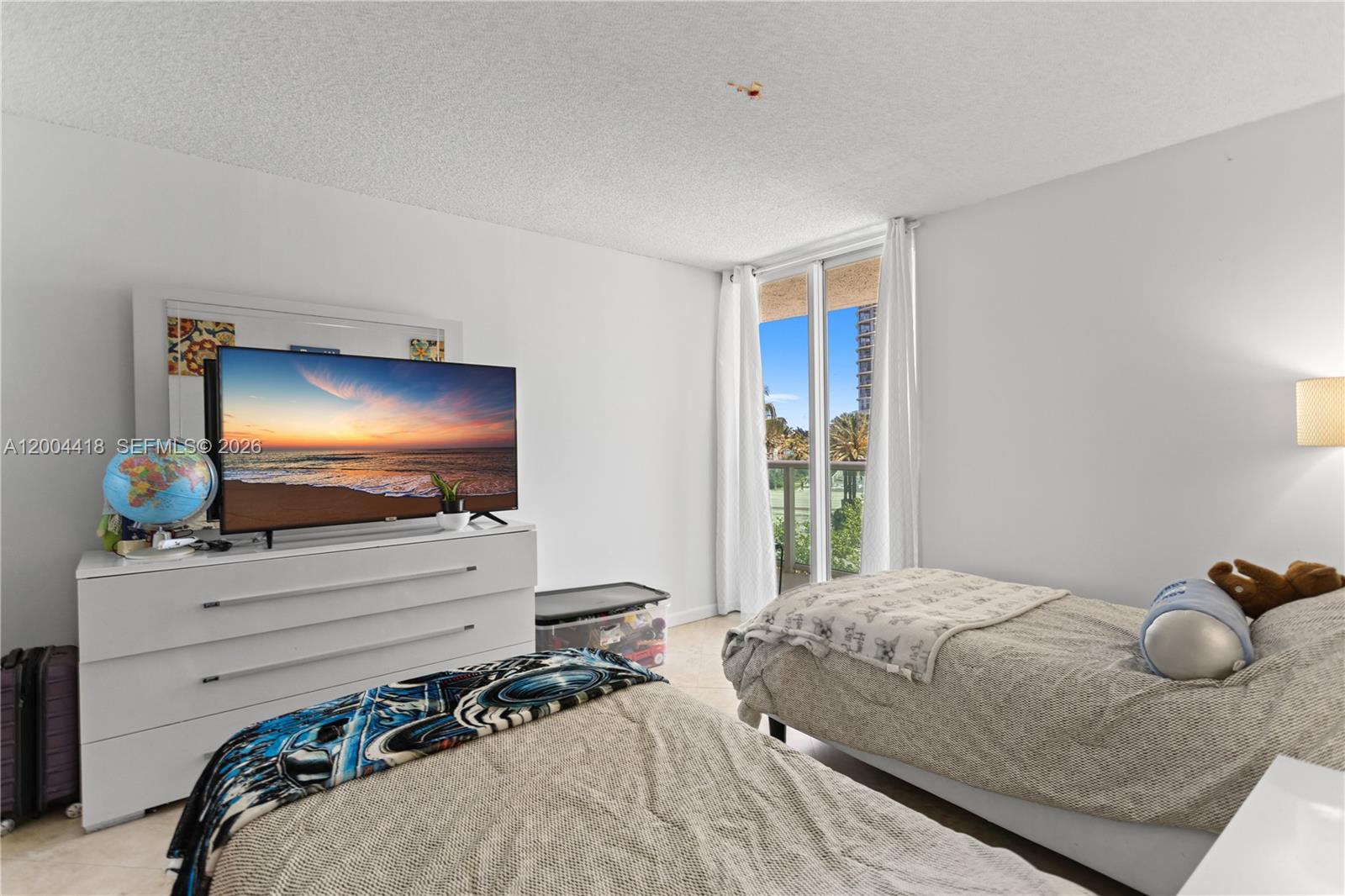 image Arlen House East16