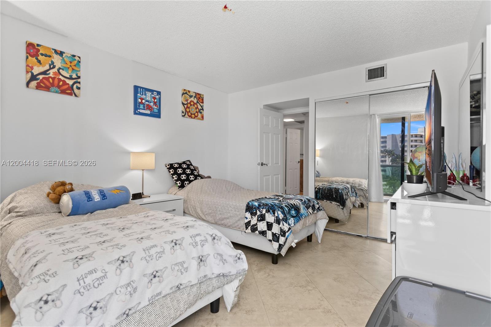 image Arlen House East18