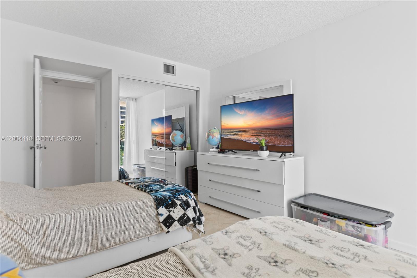 image Arlen House East20
