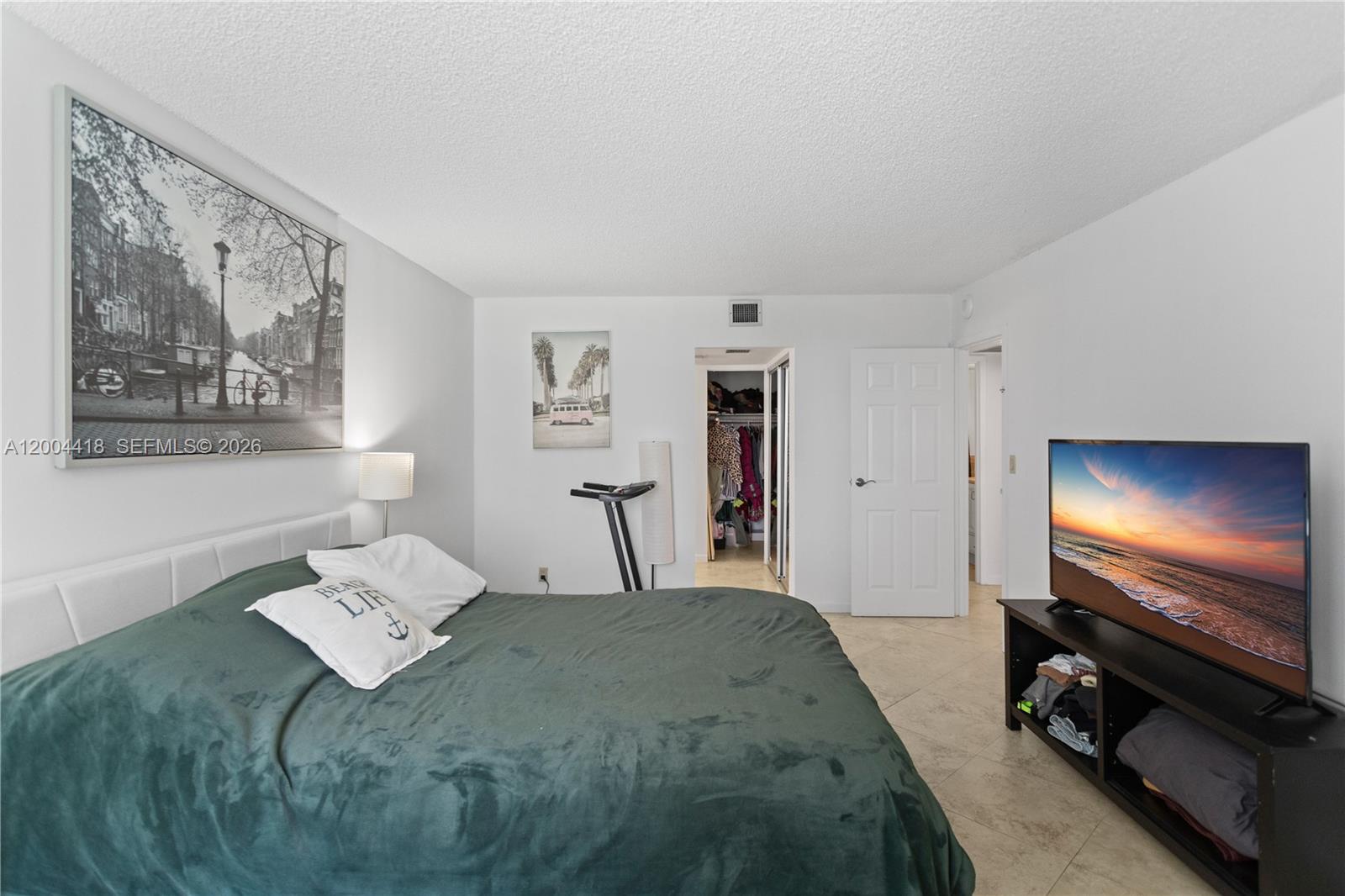 image Arlen House East29
