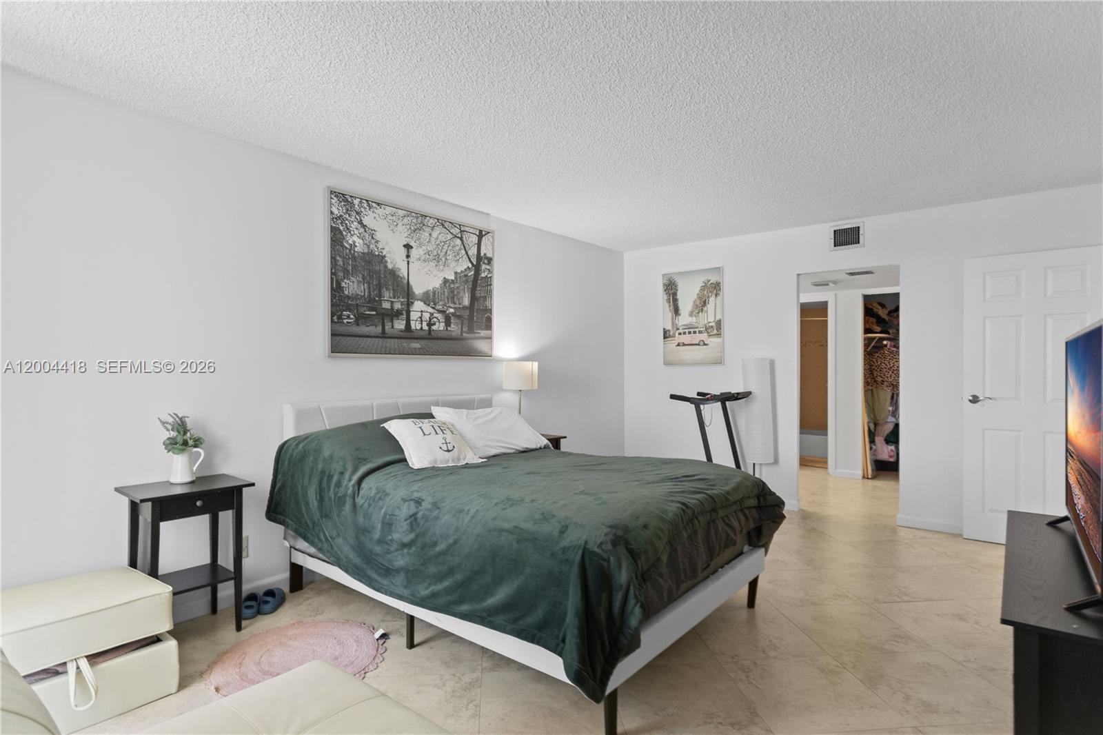 image Arlen House East30