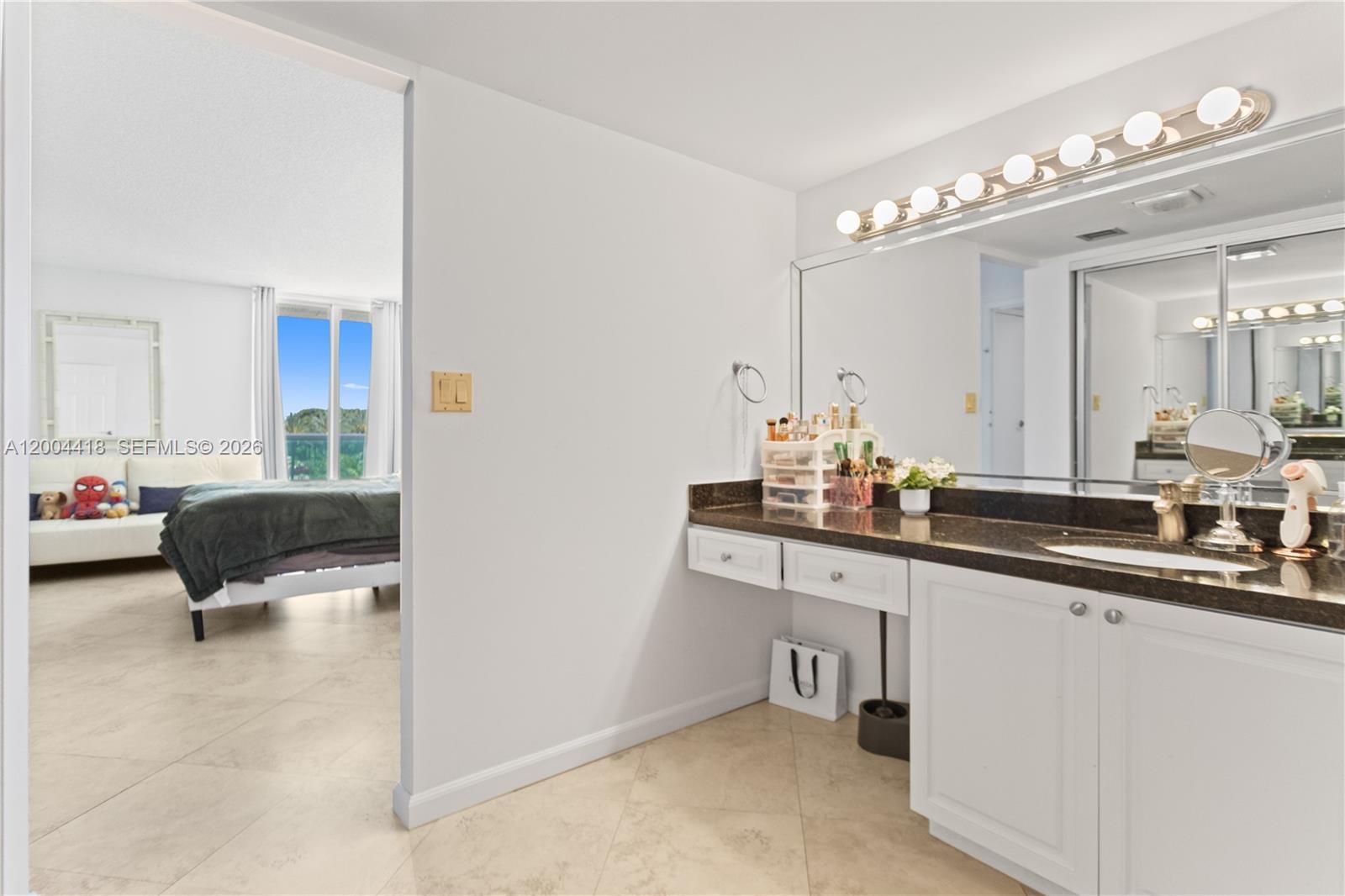 image Arlen House East32