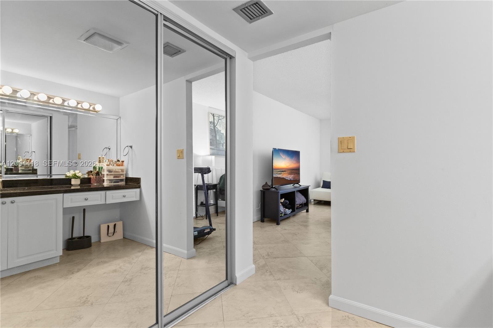 image Arlen House East34