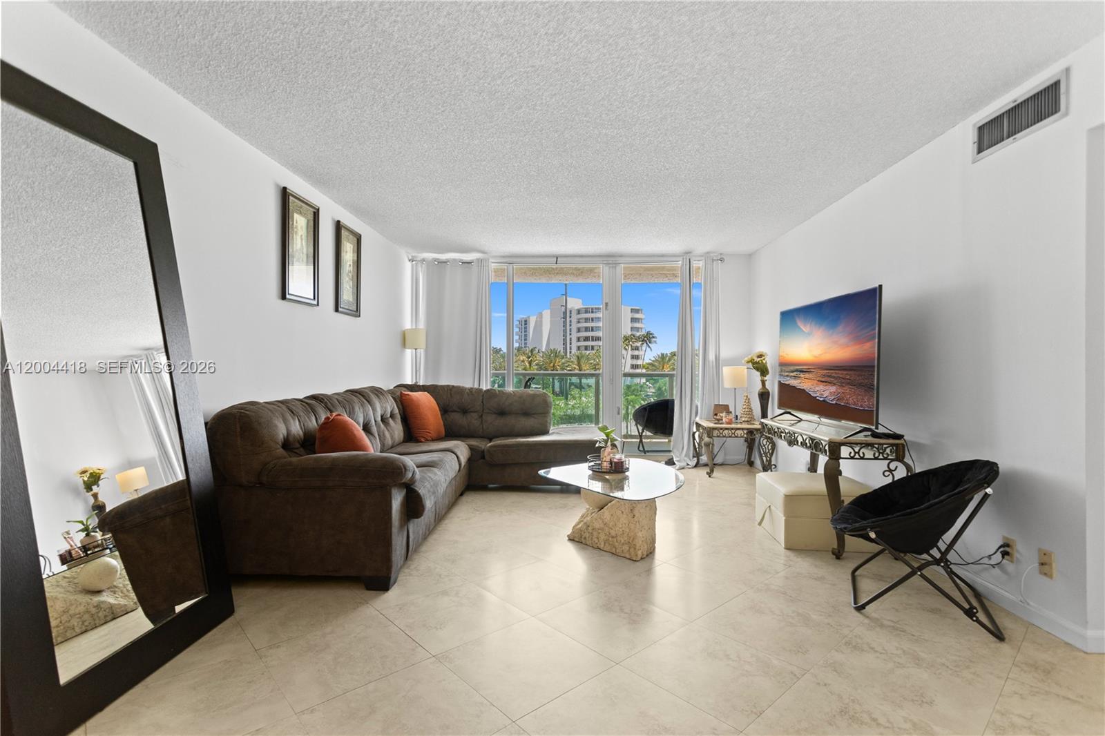 image Arlen House East6