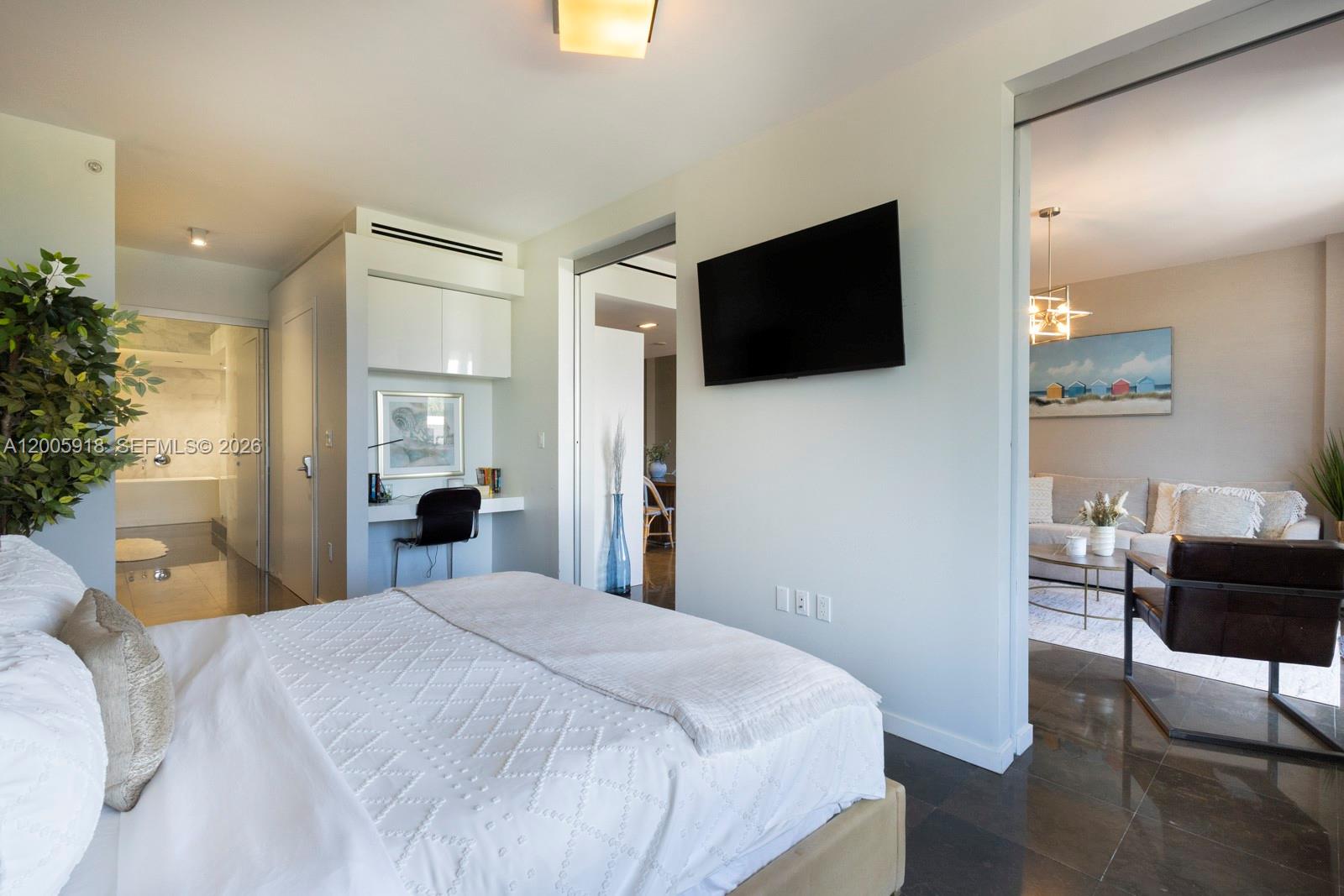 220 21st St #303 Miami Beach, FL 33139