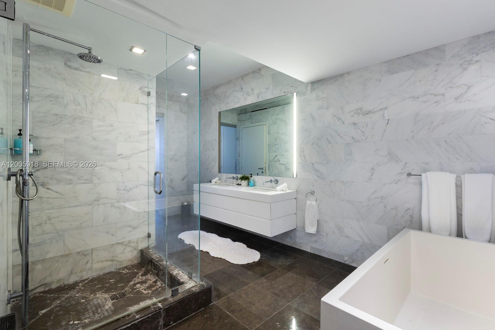 220 21st St #303 Miami Beach, FL 33139
