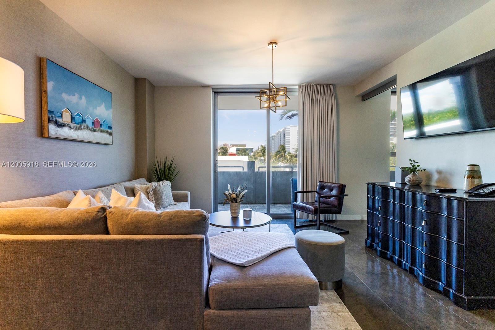 220 21st St #303 Miami Beach, FL 33139