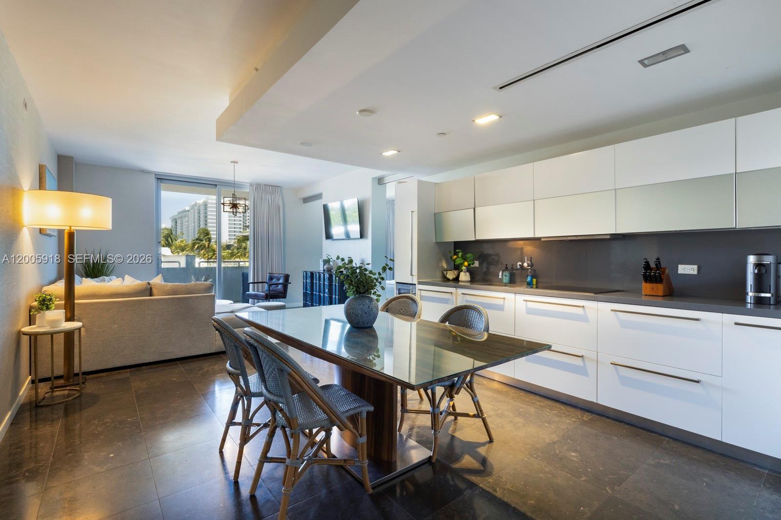 220 21st St #303 Miami Beach, FL 33139