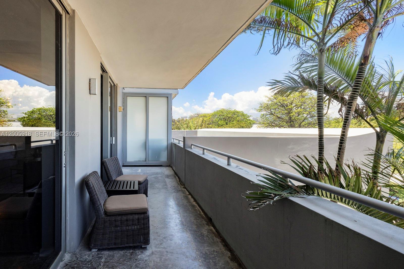 220 21st St #303 Miami Beach, FL 33139