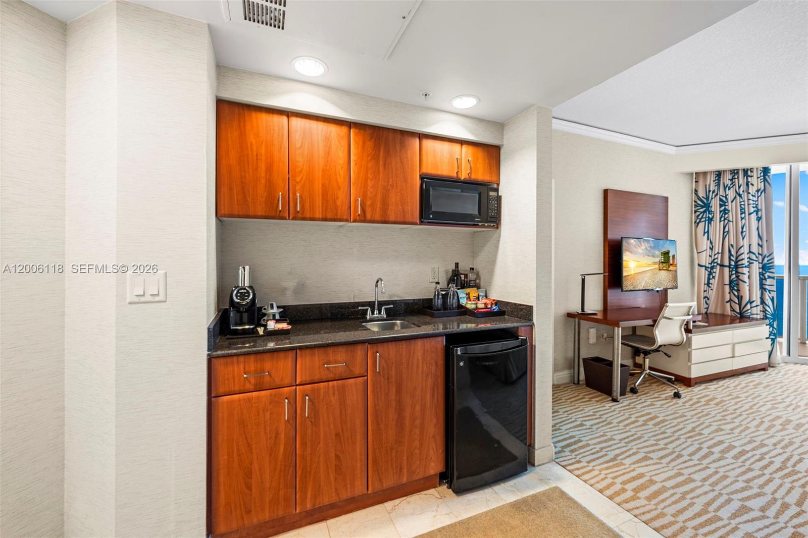 18001 Collins Ave #2209 Sunny Isles Beach, FL 33160