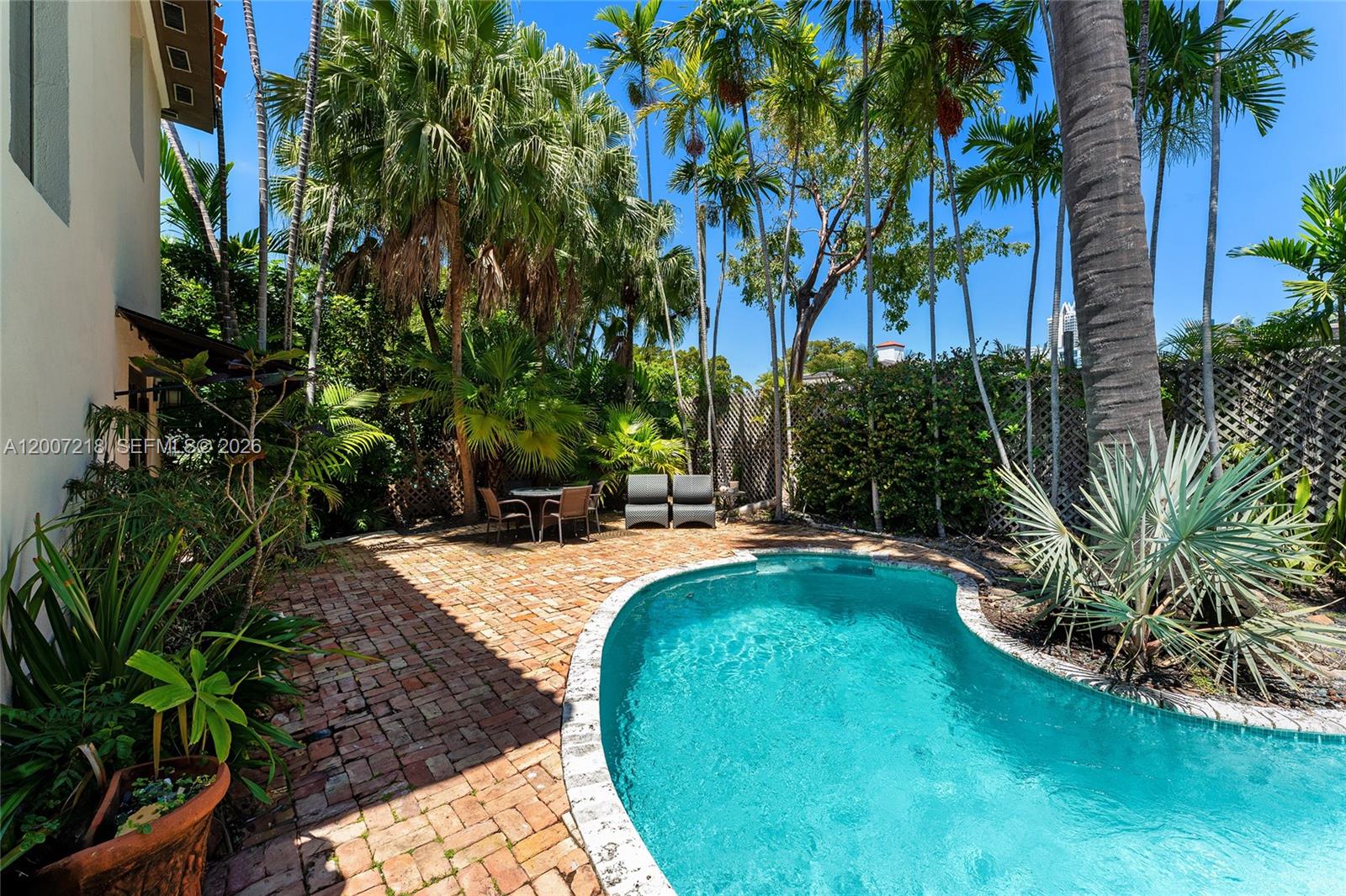 6121 La Gorce Dr Miami Beach, FL 33140