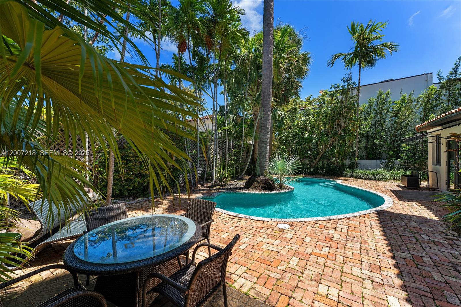 6121 La Gorce Dr Miami Beach, FL 33140