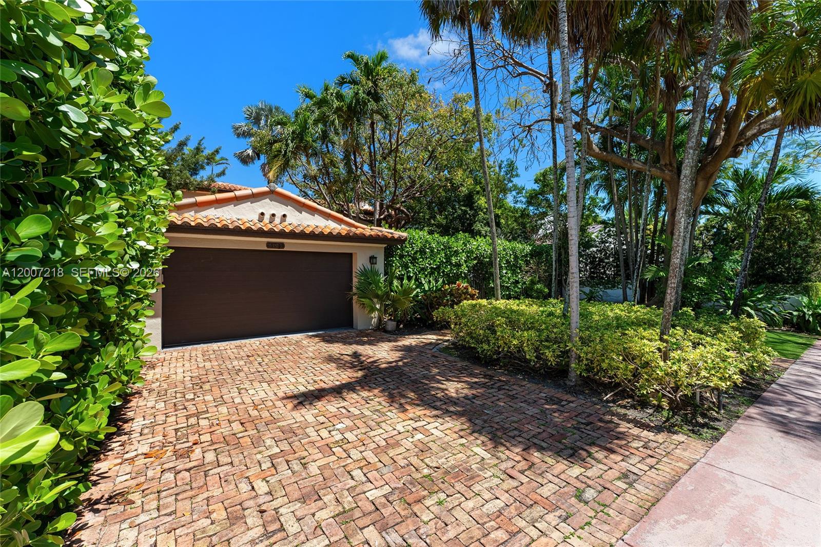 6121 La Gorce Dr Miami Beach, FL 33140