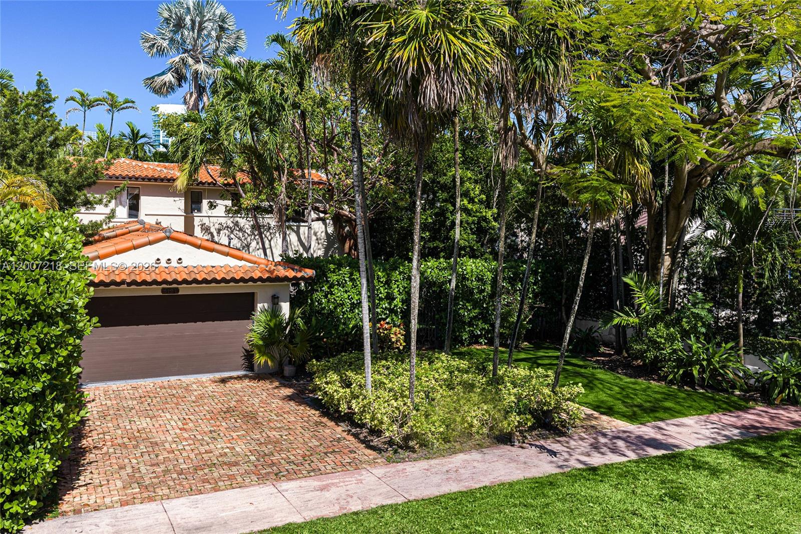 6121 La Gorce Dr Miami Beach, FL 33140