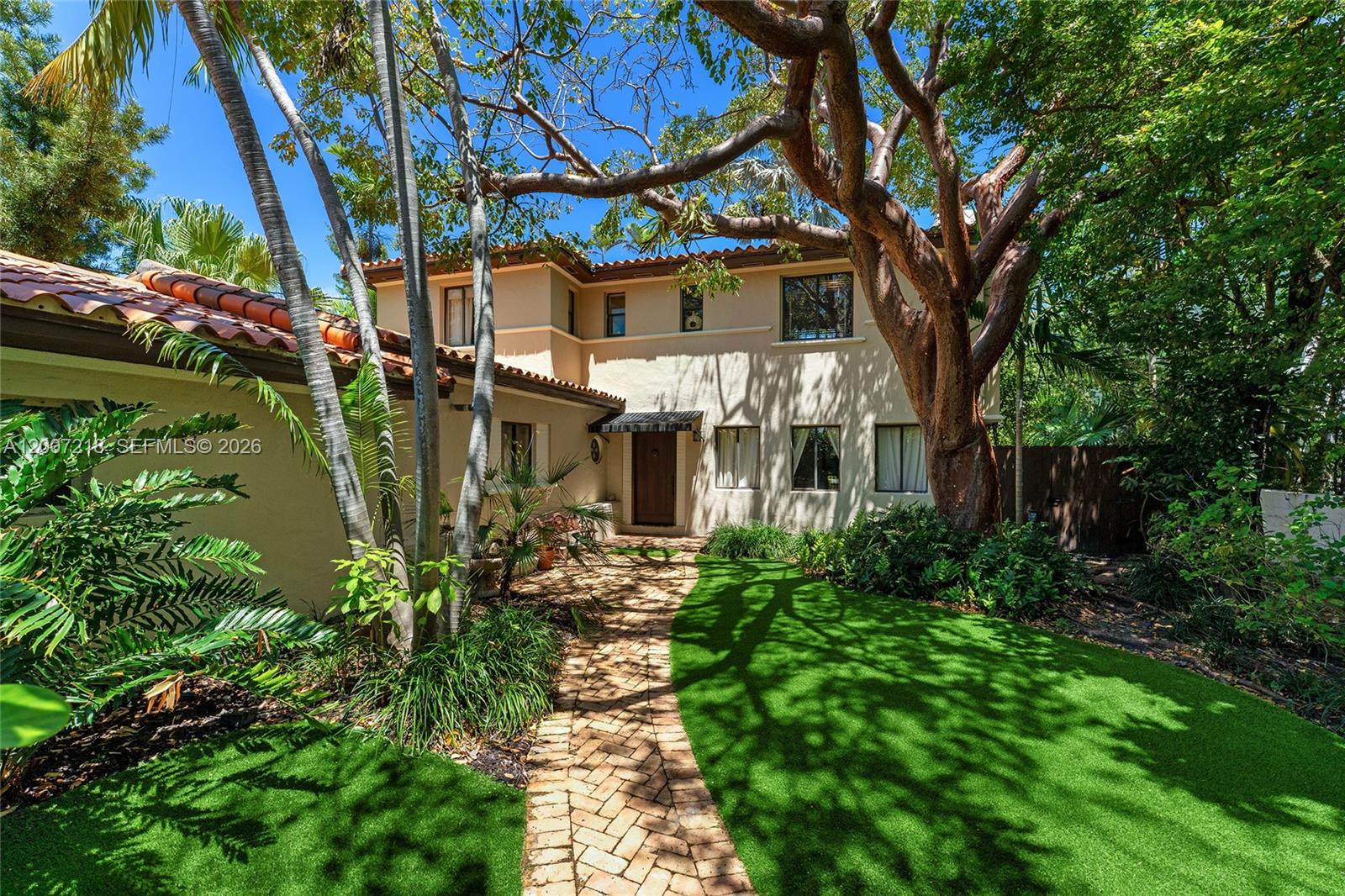 6121 La Gorce Dr Miami Beach, FL 33140