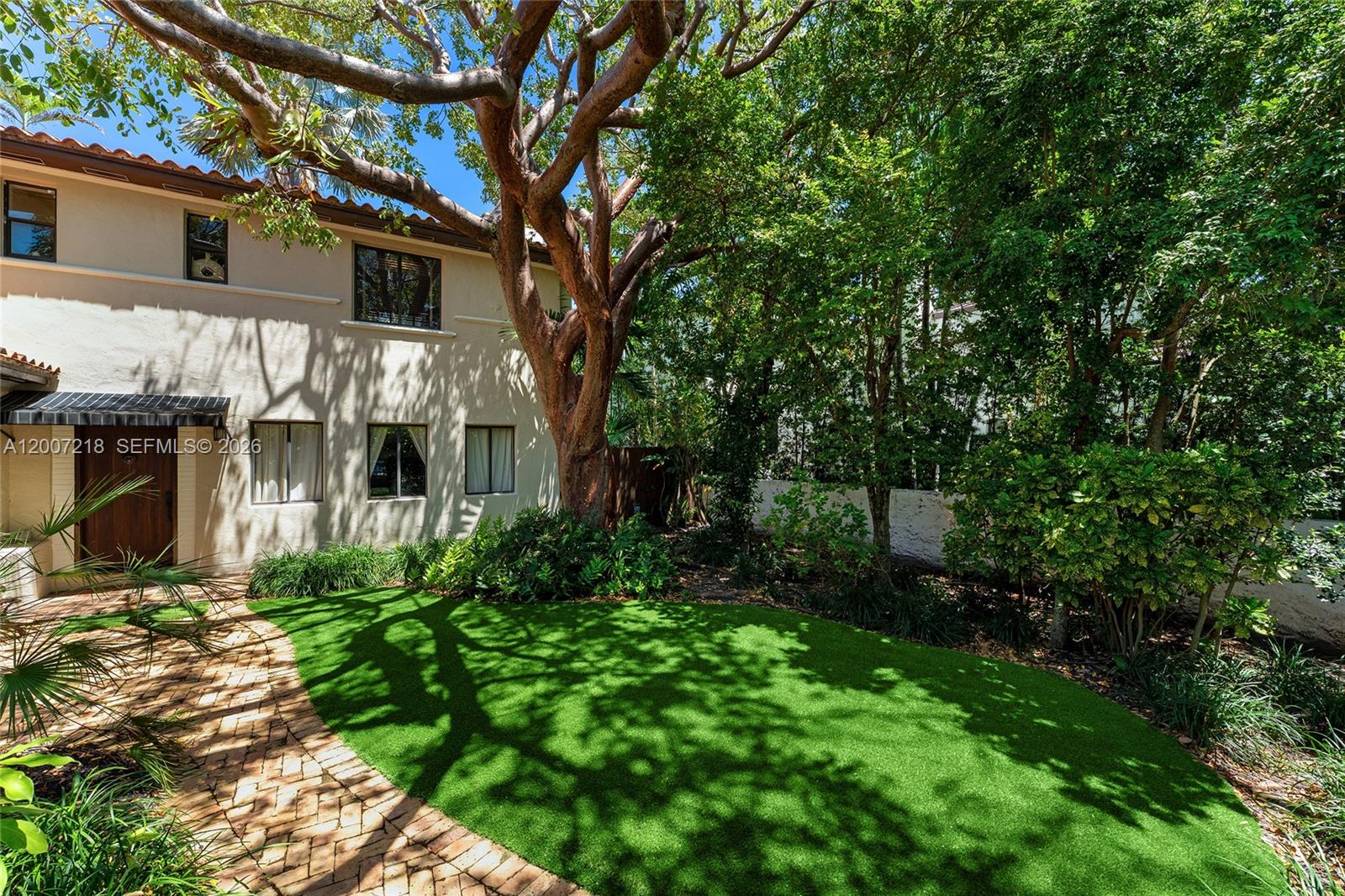 6121 La Gorce Dr Miami Beach, FL 33140
