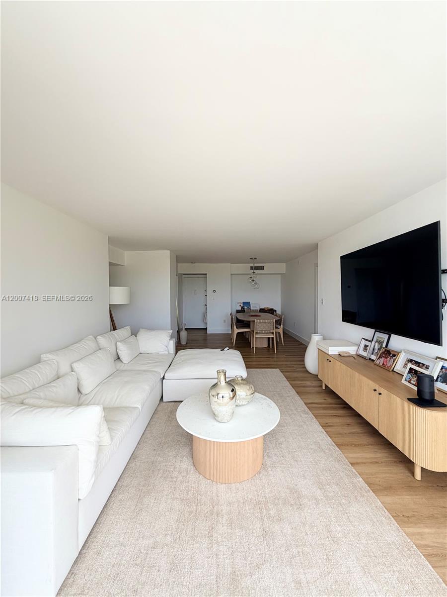 3701 N Country Clb Dr #607 Aventura, FL 33180