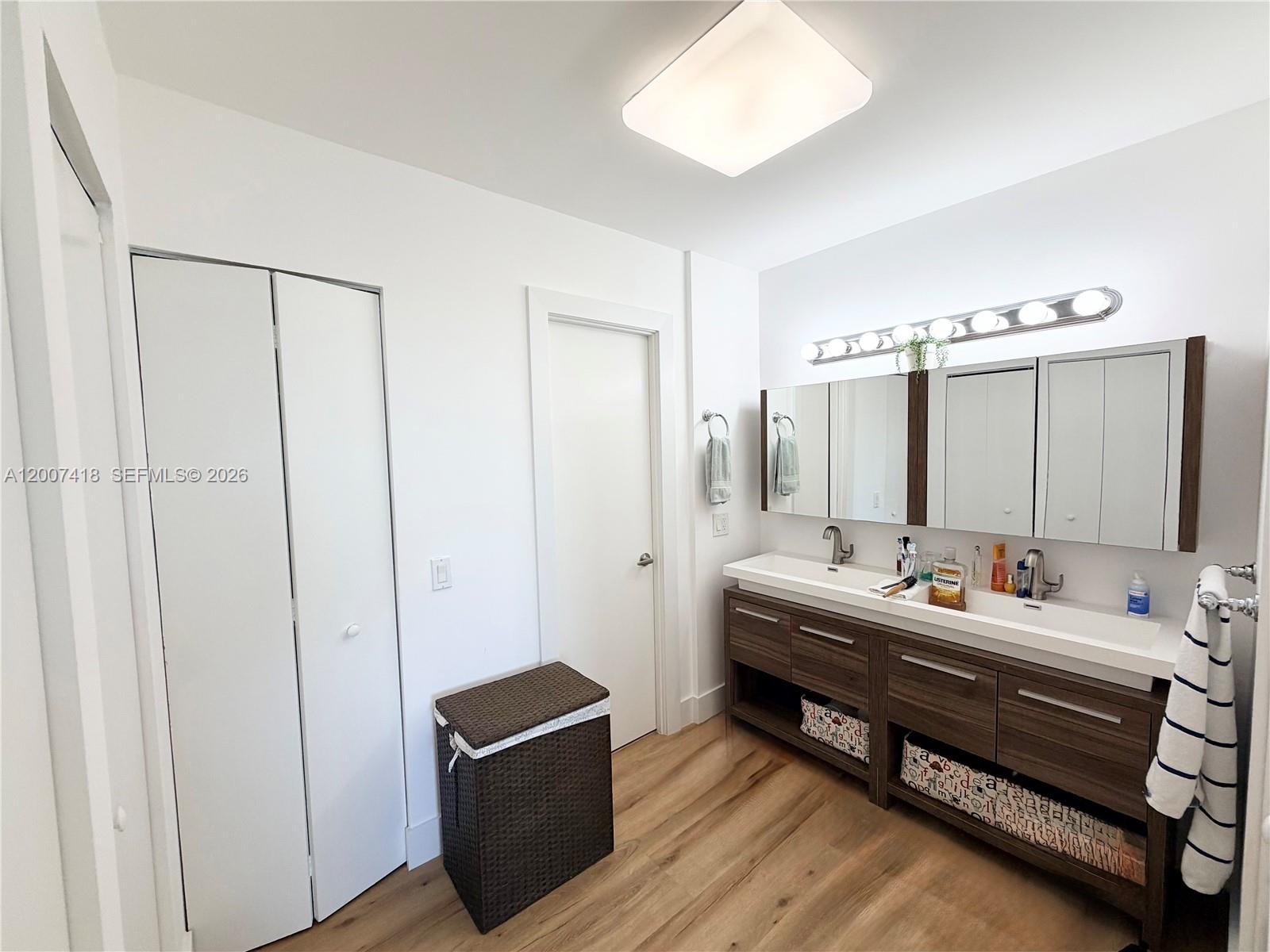 3701 N Country Clb Dr #607 Aventura, FL 33180