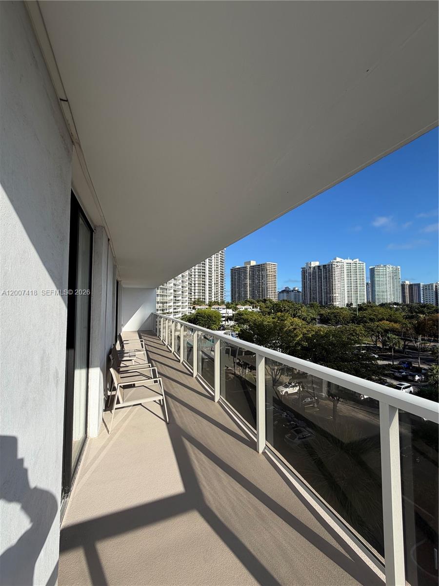 3701 N Country Clb Dr #607 Aventura, FL 33180