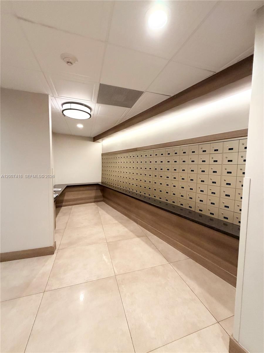 3701 N Country Clb Dr #607 Aventura, FL 33180