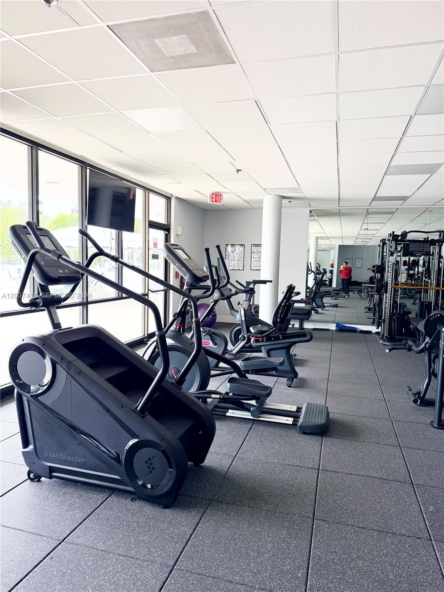 3701 N Country Clb Dr #607 Aventura, FL 33180