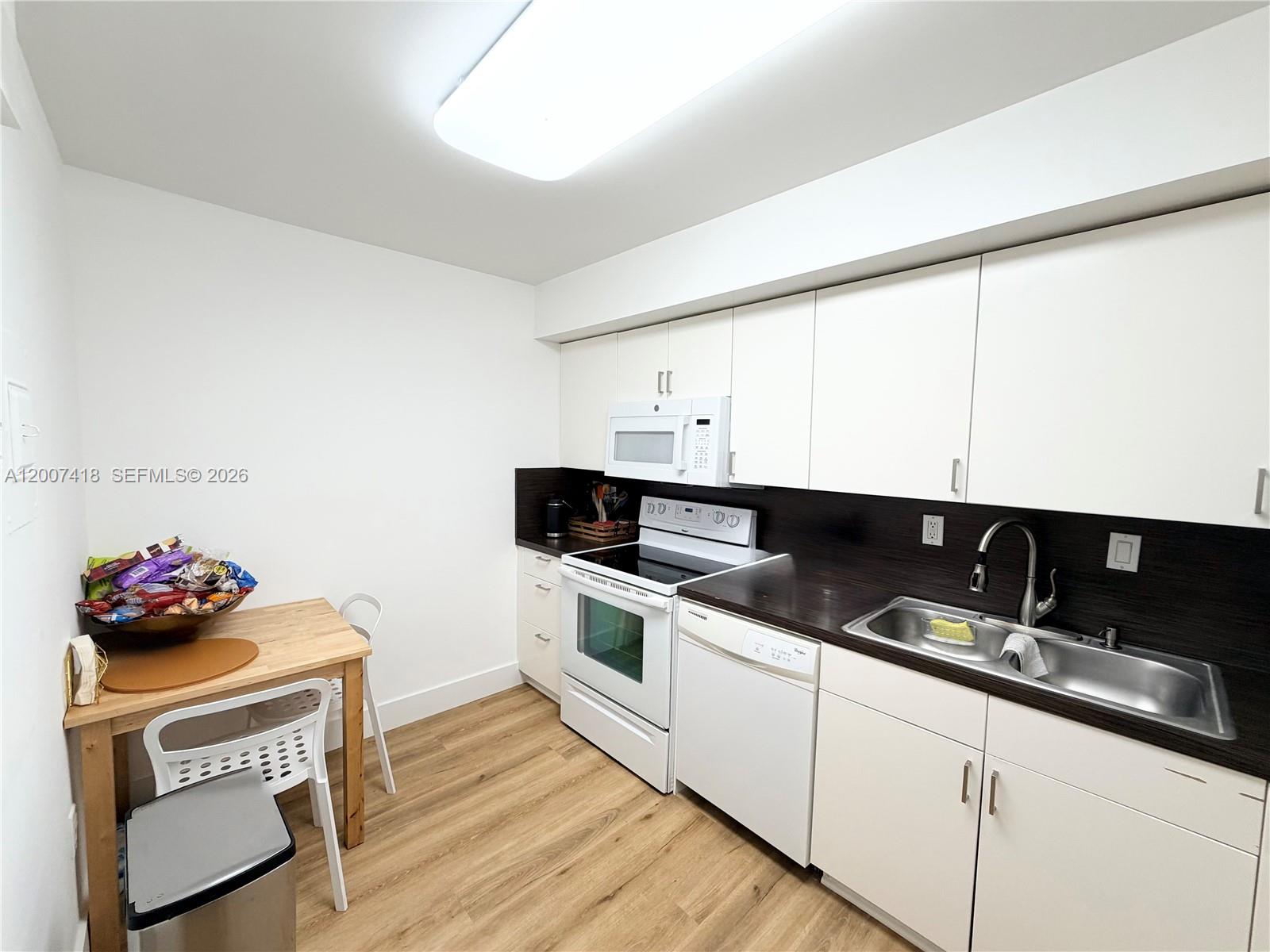 3701 N Country Clb Dr #607 Aventura, FL 33180