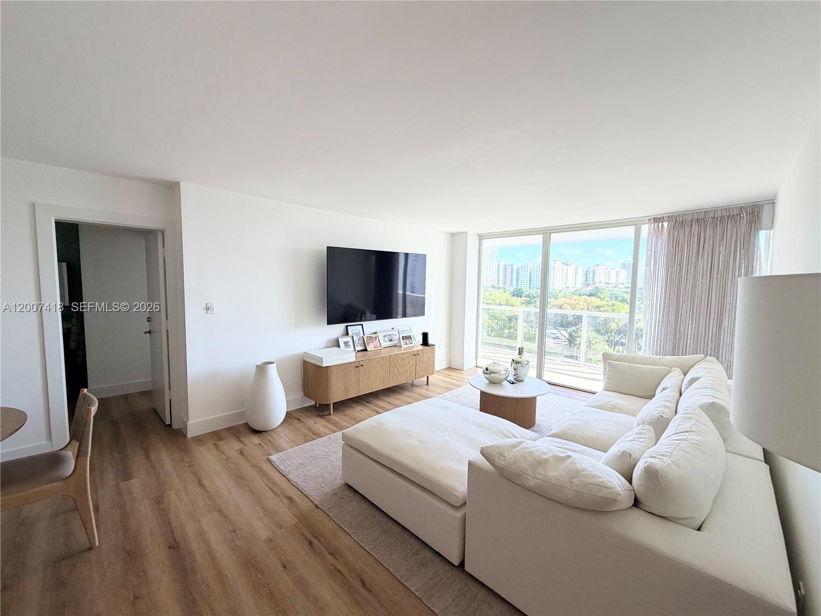 3701 N Country Clb Dr #607 Aventura, FL 33180