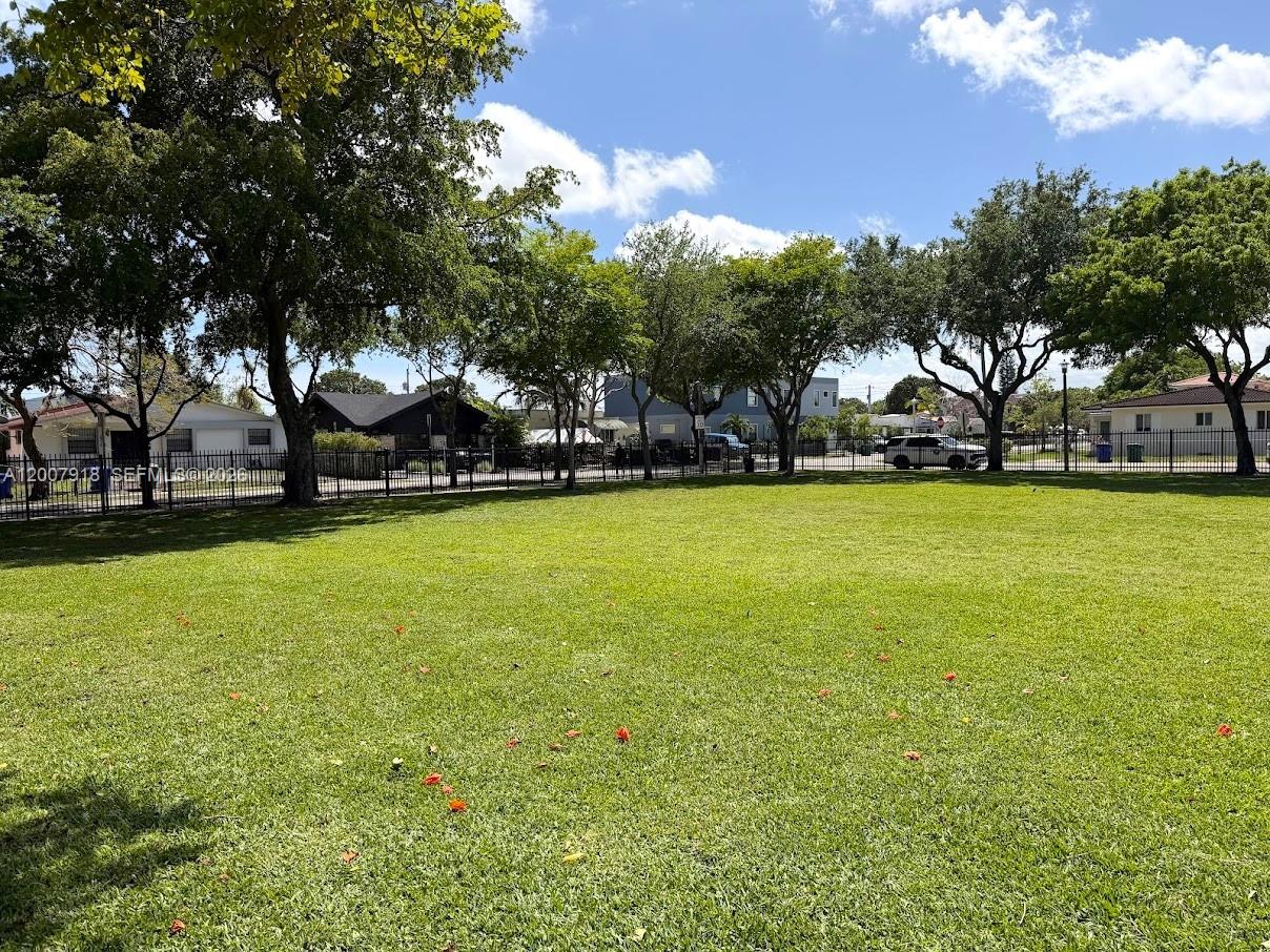 2272 SW 13th St Miami, FL 33145