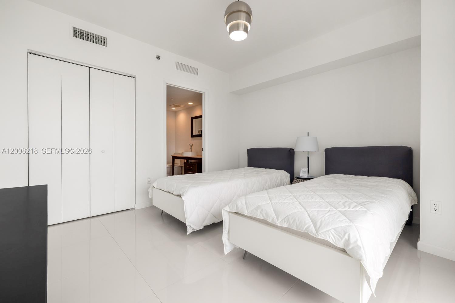 image Icon Brickell II13