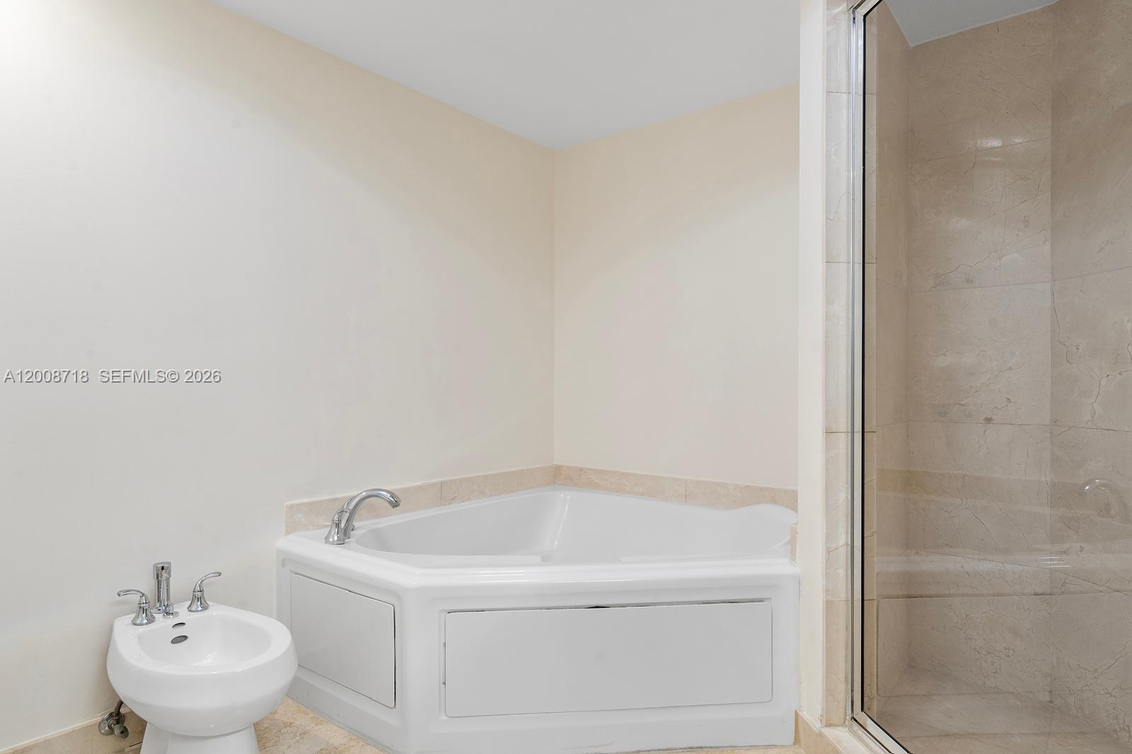 17555 Atlantic Blvd #508 Sunny Isles Beach, FL 33160