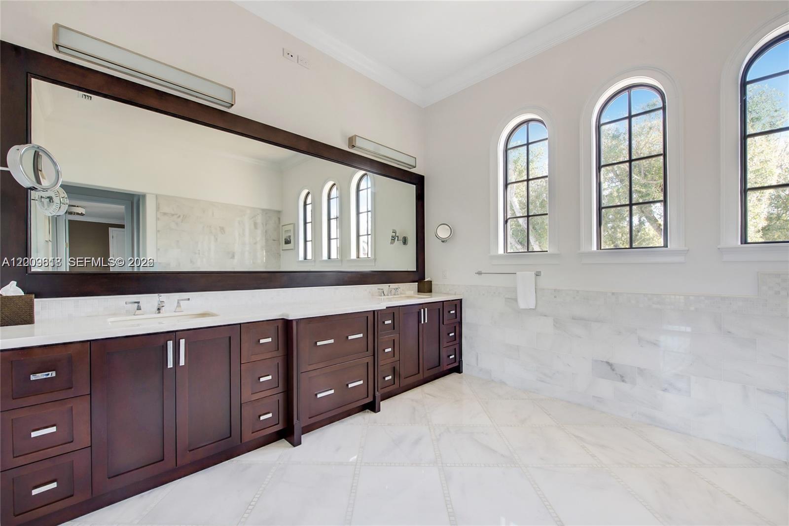 1151 S Alhambra Cir Coral Gables, FL 33146