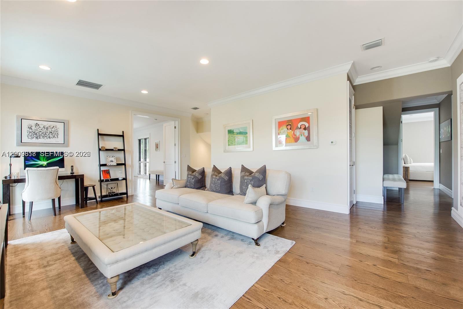 1151 S Alhambra Cir Coral Gables, FL 33146