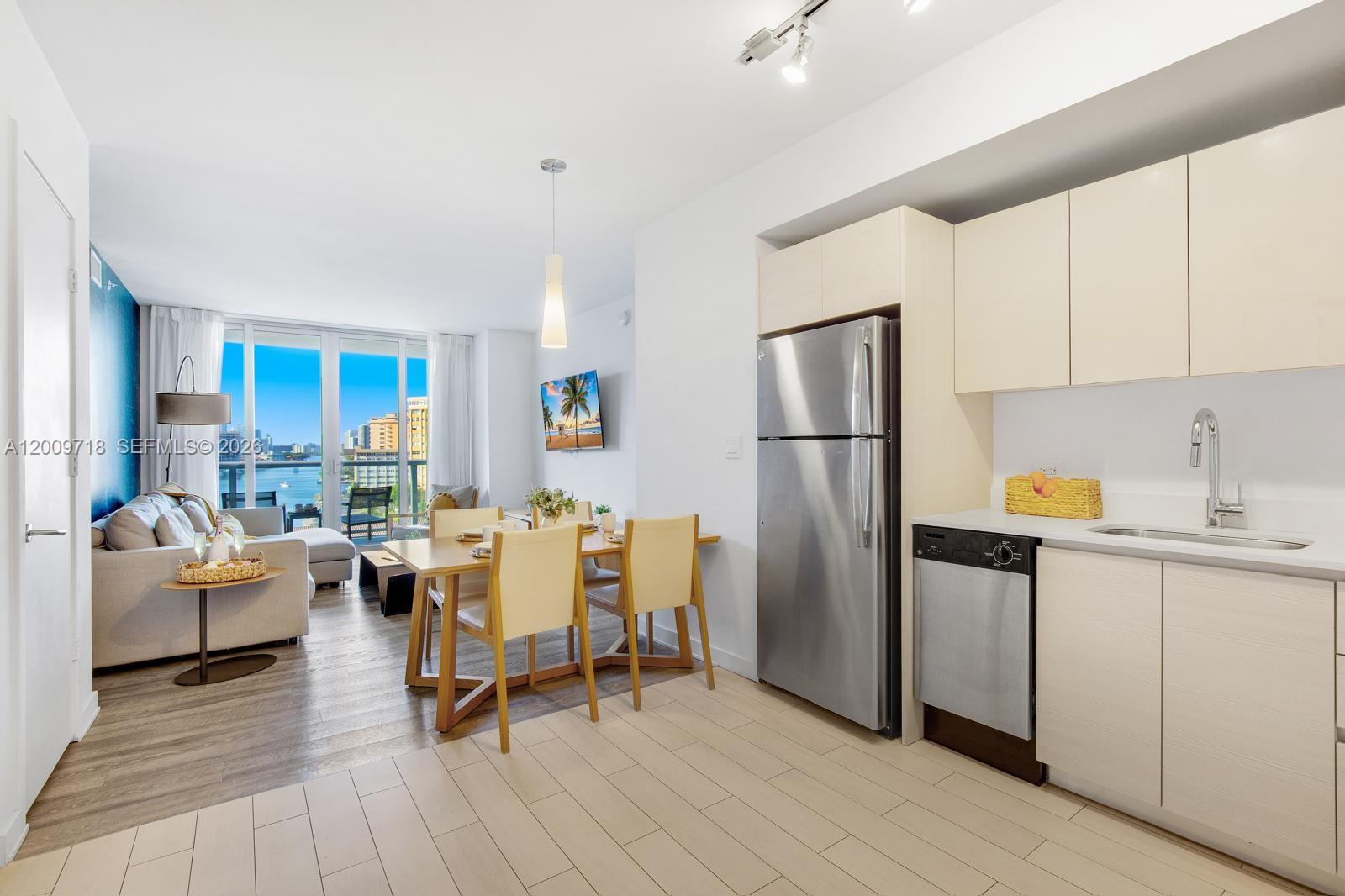 image Beachwalk Condominium4