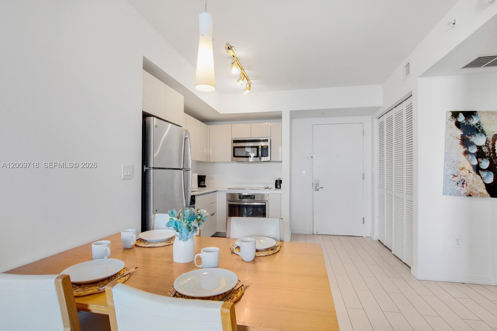 image Beachwalk Condominium7