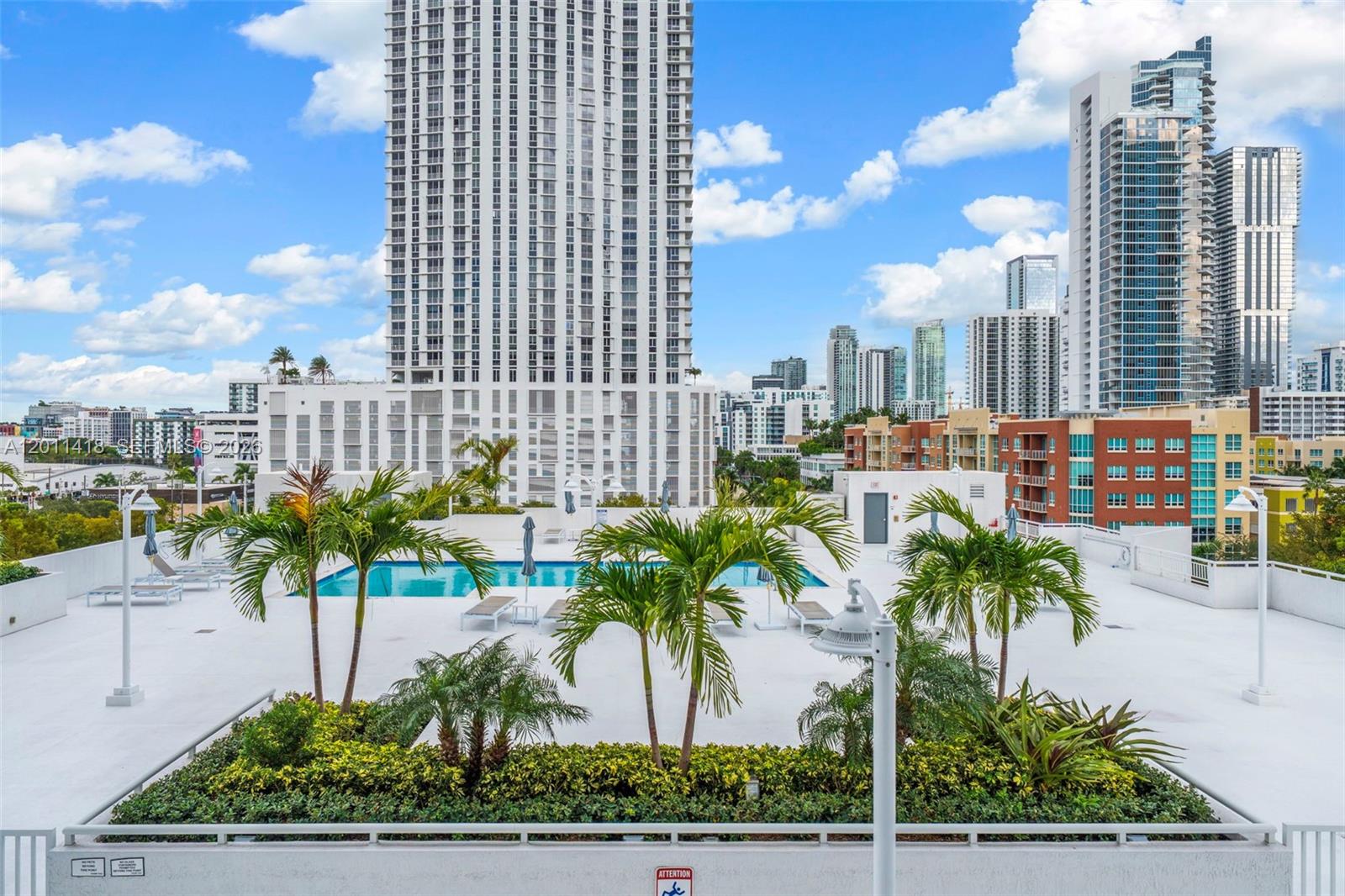 image 1800 Biscayne Plaza2