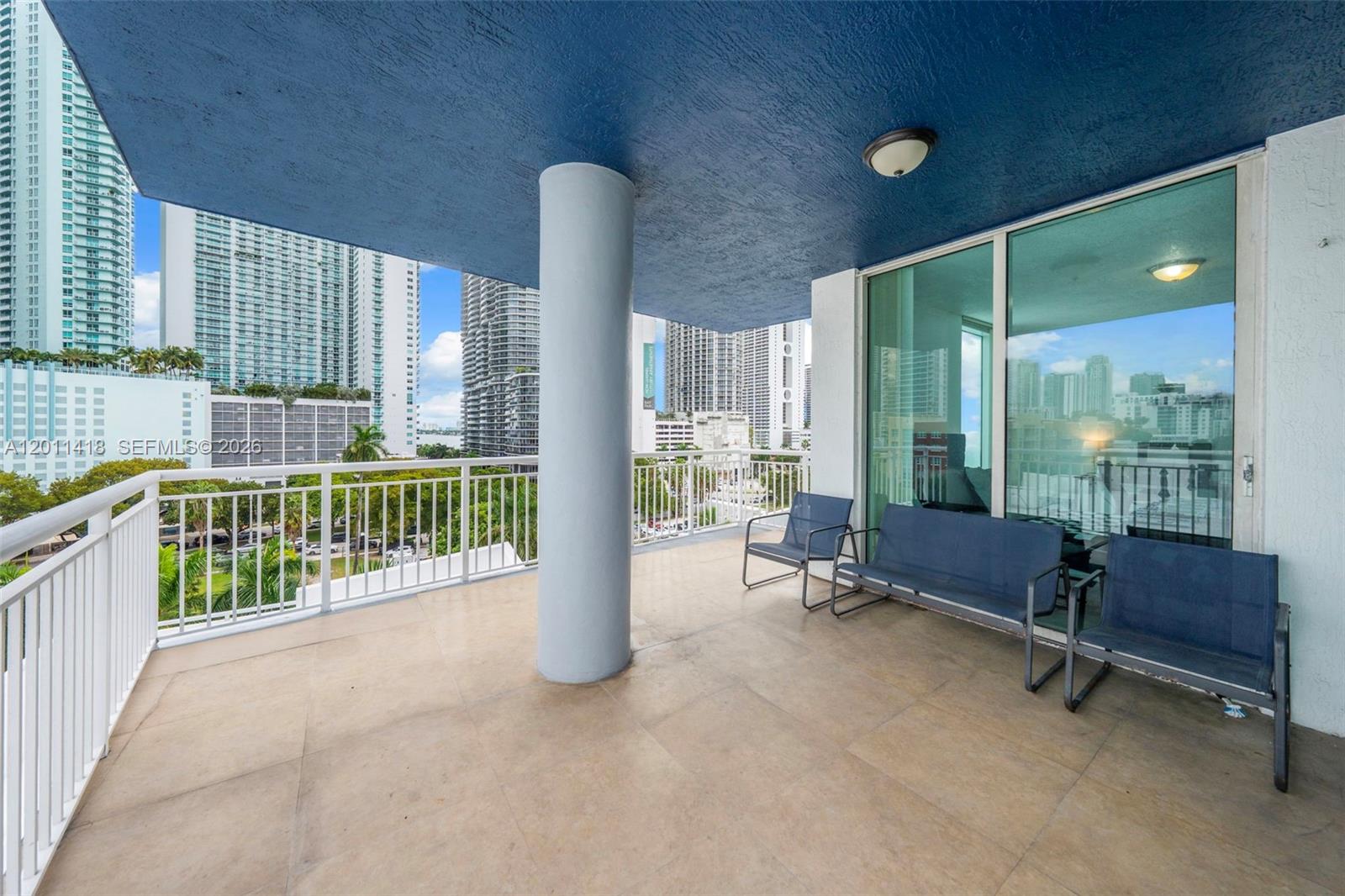 image 1800 Biscayne Plaza3