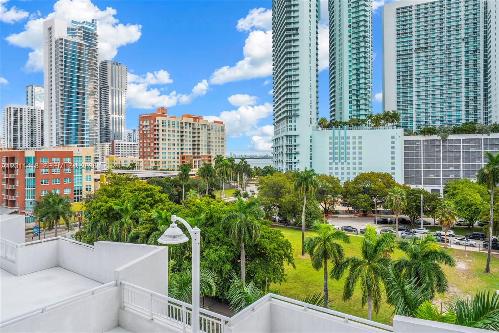 image 1800 Biscayne Plaza5
