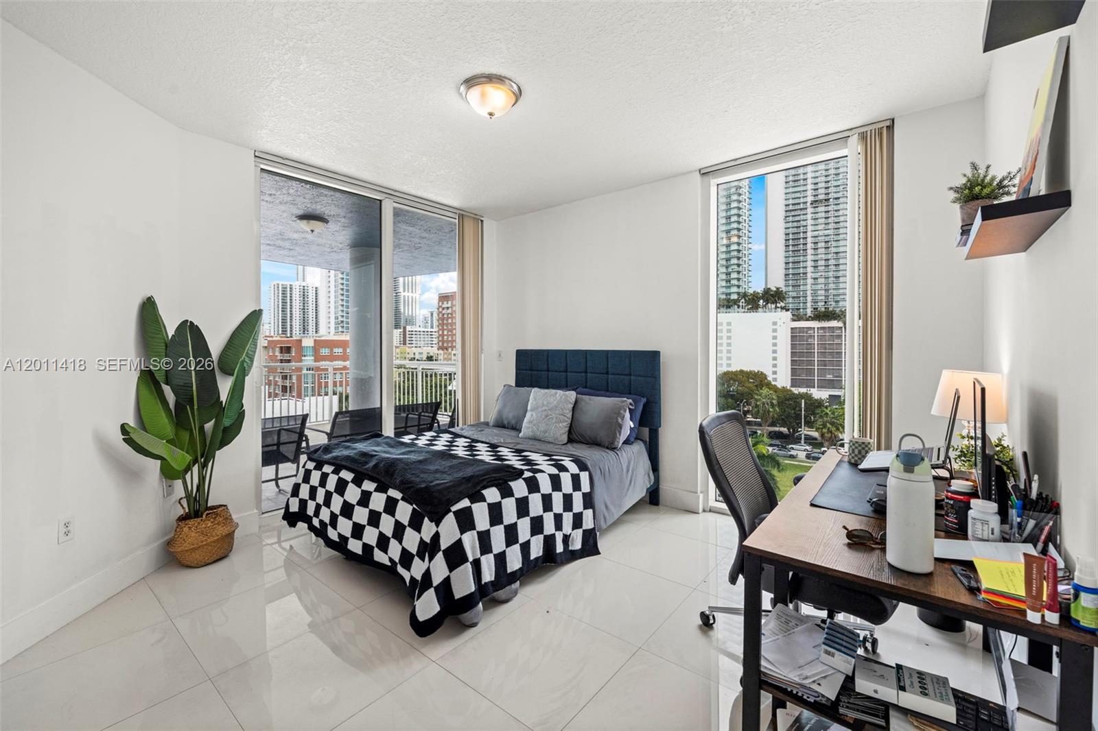 image 1800 Biscayne Plaza7