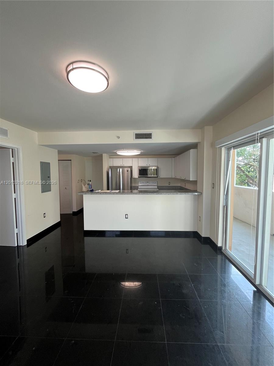 2740 SW 28th Ter #308