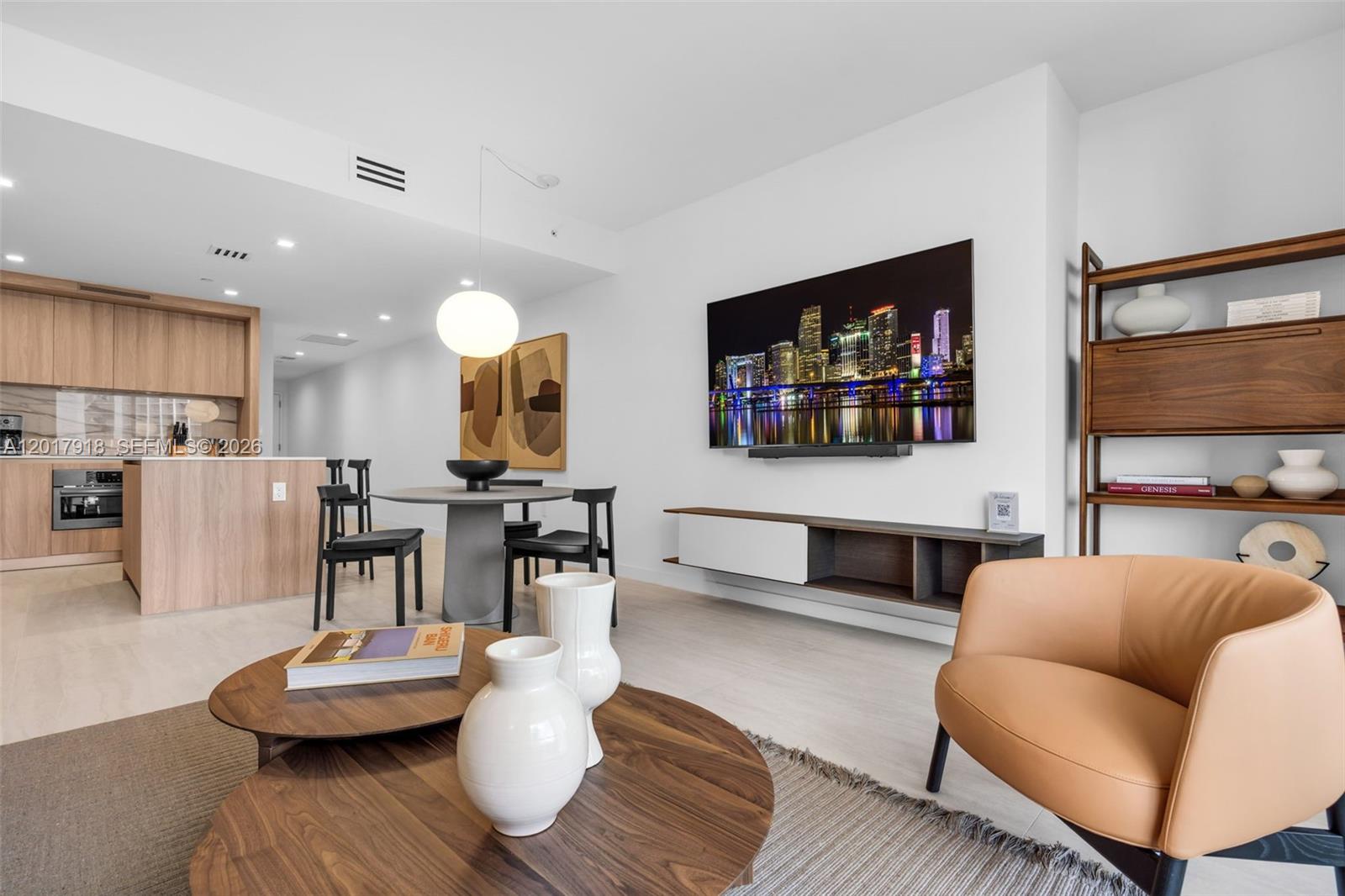 77 SE 5th #1601 Miami, FL 33131