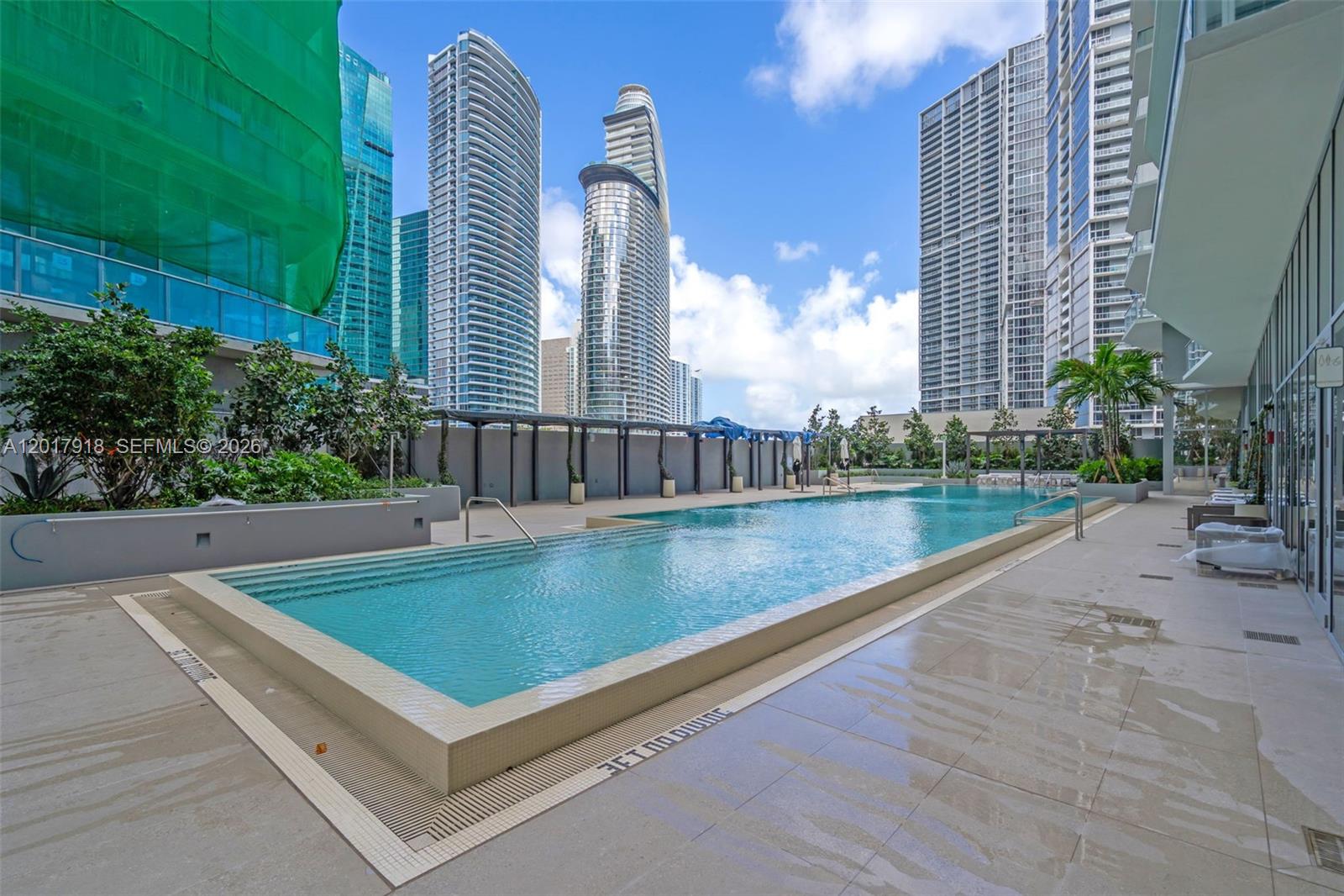 77 SE 5th #1601 Miami, FL 33131