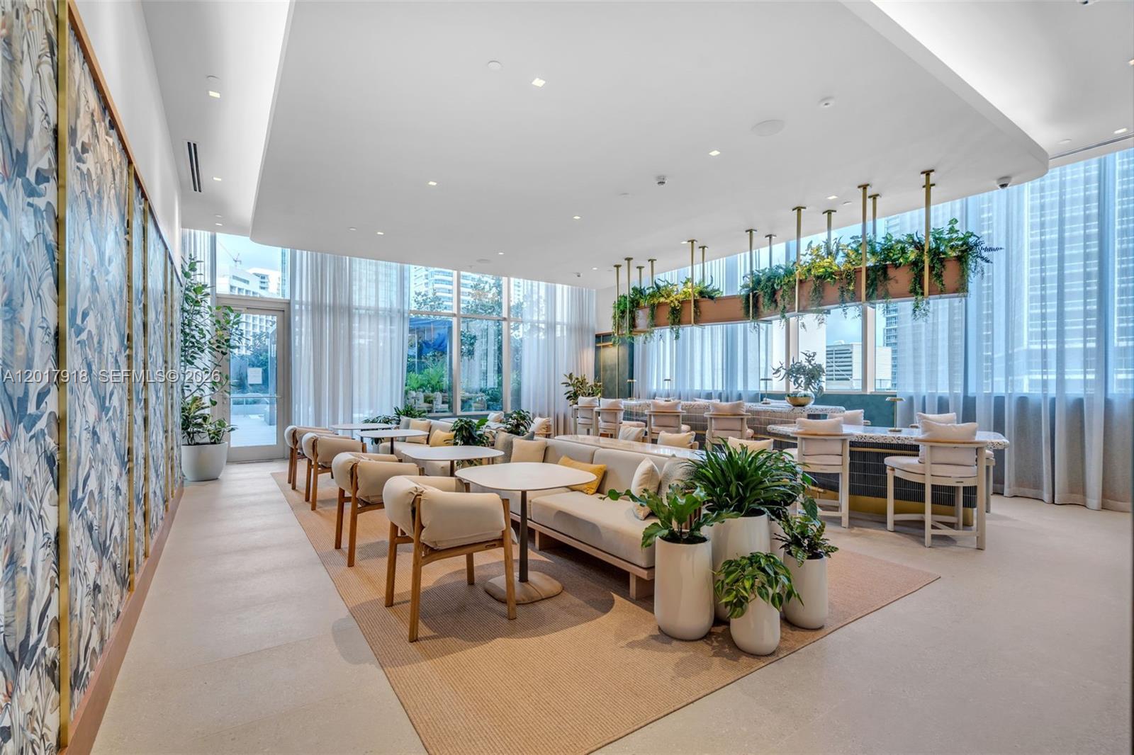 77 SE 5th #1601 Miami, FL 33131