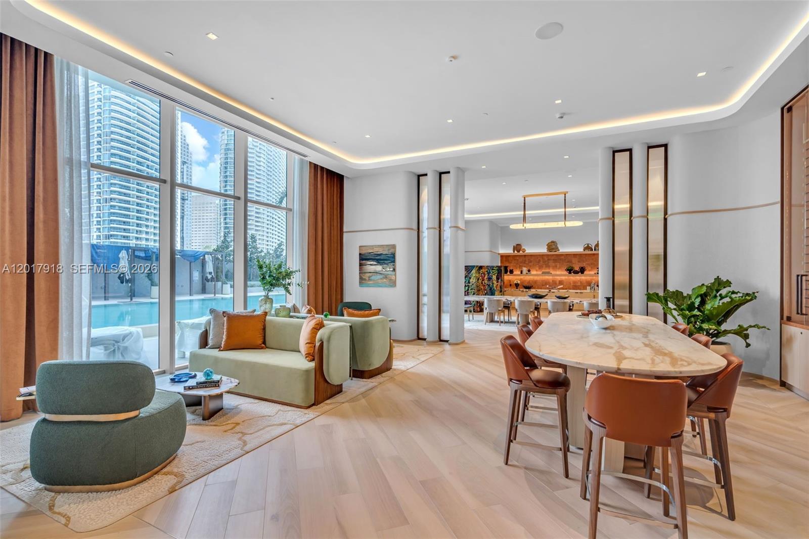 77 SE 5th #1601 Miami, FL 33131